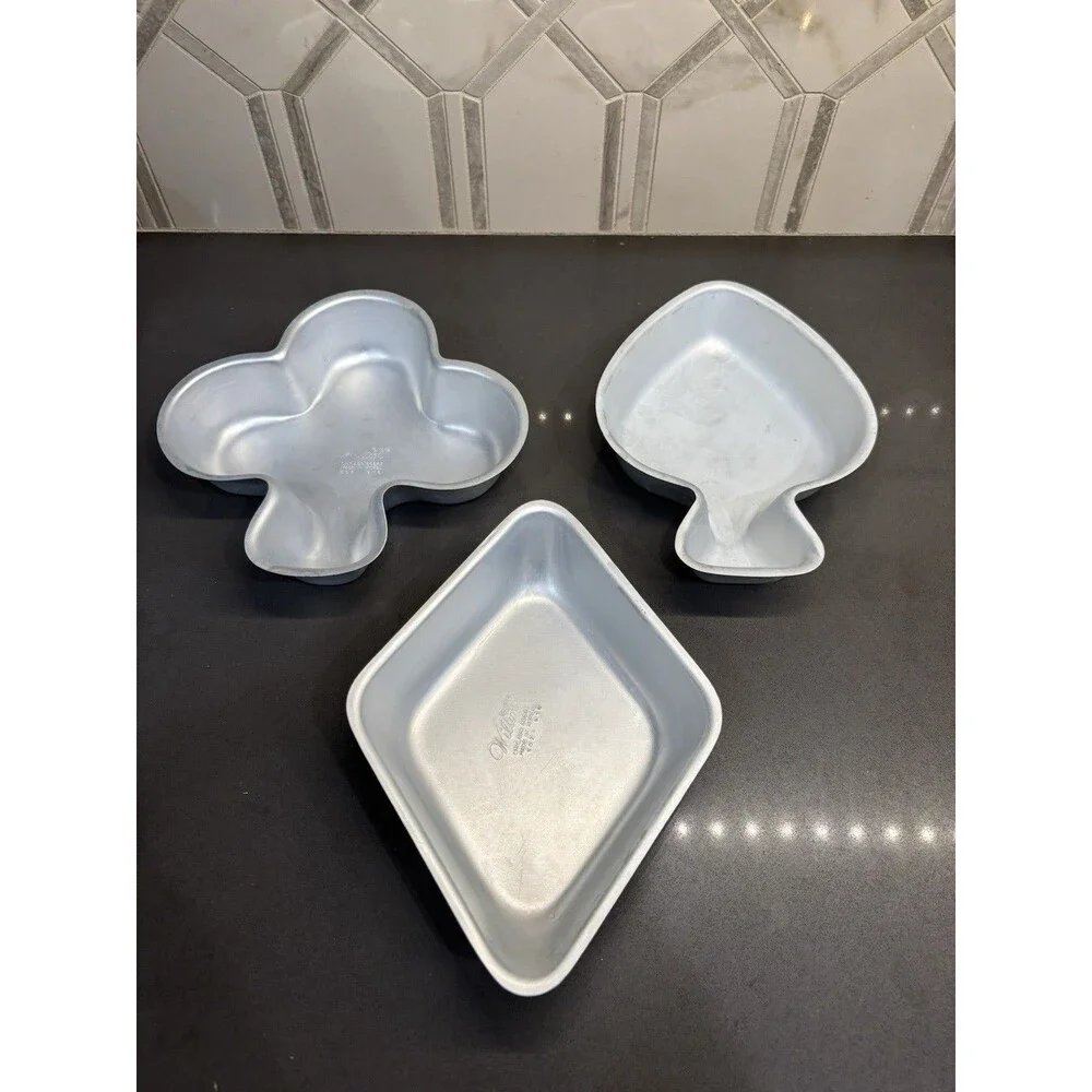 3 Wilton 1972 Playing Cards Suits Cake Pans: Diamond Spade Club 502-976